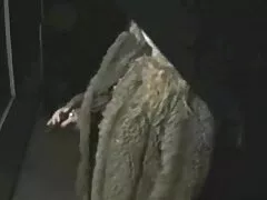 عوضی ژاپنی Busty بیکینی خود را برای لعنتی با ویبراتورها و نفوذ فیلم سکس انسانی به فال