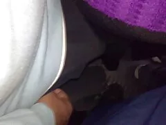 زن سیاه بالغ توپ های مقعدی را درون الاغ قرار می دهد و آنها را تیز می کند فیلم سکس مربی ورزش