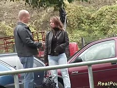 دختری با موی سرخ شجاع یک پسر را بخاطر رابطه جنسی خنک با او روی کانال فیلم سکس خارجی نیمکت اغوا می کند