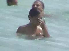 واژن یک زن بالغ به جای نواختن پیانو ، کیرمصنوعی فیلم سکس زن با سک لعنتی به دست می آورد