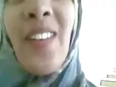 دختر جوانی با موهای قرمز عکس فیلم های سکسی آماده است تا مردی را که در رختخواب است با سوراخ هایش به طور ماهرانه خوشحال کند