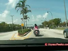 زن بالغ بی شرمان ژاپنی می خواهد شوهر و فالوئرهای دوستش را به فیلم گاییدن سگ یکباره انجام دهد