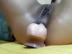 یک ستاره کامل پورنو با اطمینان با عکس های سکسی دوربین مخفی مرد رفتار می کند