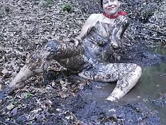 عوضی جوان مکید و داغ داغ فیلم سیکسی خرجی را در کس و الاغ خود گرفت