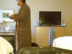 یک خانم جوان ویدیو سکس سوپر در حال مکیدن در سر یک دوست پسر بود