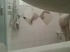 دختری با الاغ سکسی زیبا یک دیک عکس سکسی جولیا ان در الاغ خود گرفت