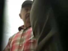 الاغ کانال سکس فیلم تلگرام سیاه زن سیاه مشتاقانه هوادار پرشور خود را لگد می زند